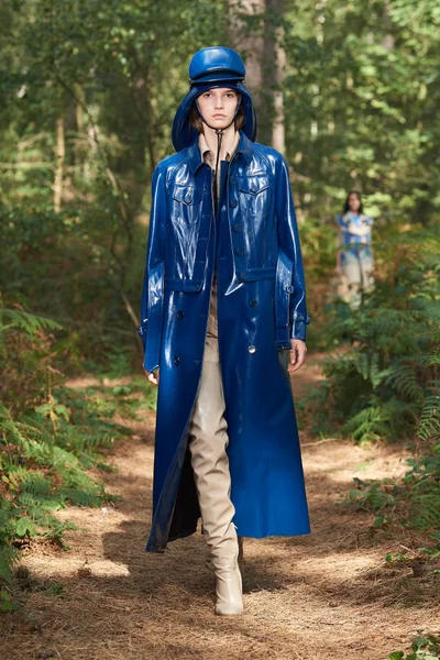 Look 7
